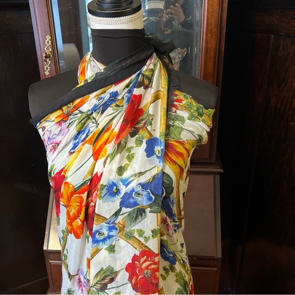 Dolce & Gabbana NWT Modal & Cashmere Blend Floral Lattice Fringed 52”x 77” Wrap. - Picture 3 of 16